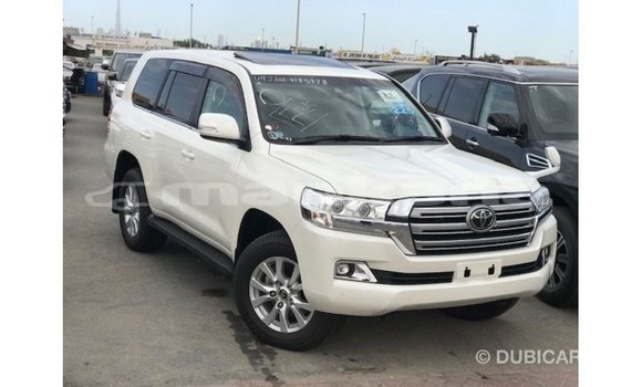 Buy Import Toyota Land Cruiser White Car in Import - Dubai in Abhasia Buy Import Toyota Land Cruiser White Car in Import - Dubai in Abhasia