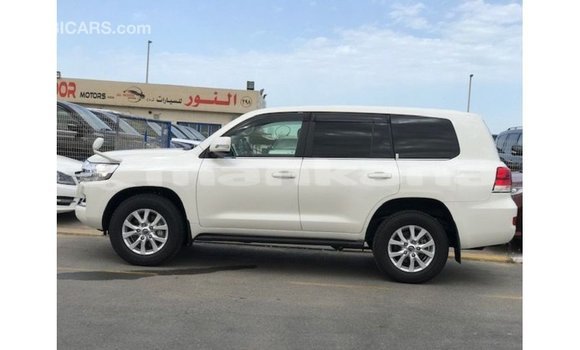 Buy Import Toyota Land Cruiser White Car in Import - Dubai in Abhasia Buy Import Toyota Land Cruiser White Car in Import - Dubai in Abhasia