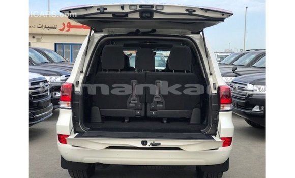 Buy Import Toyota Land Cruiser White Car in Import - Dubai in Abhasia Buy Import Toyota Land Cruiser White Car in Import - Dubai in Abhasia