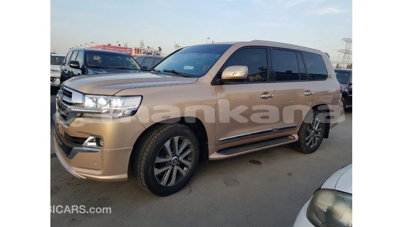 Big with watermark toyota land cruiser abhasia import dubai 3150