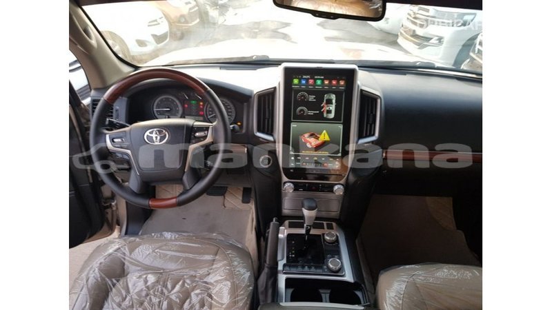 Big with watermark toyota land cruiser abhasia import dubai 3150