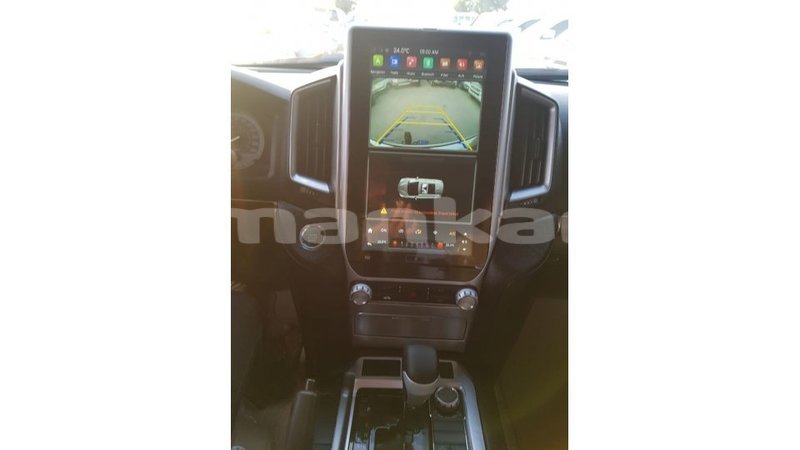 Big with watermark toyota land cruiser abhasia import dubai 3150