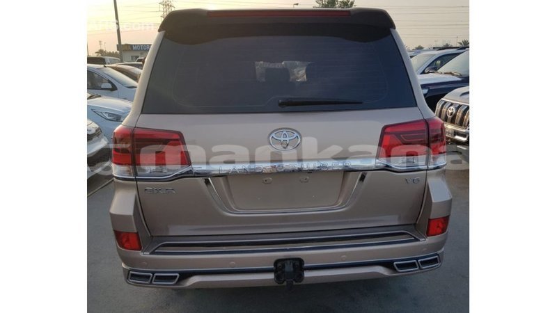 Big with watermark toyota land cruiser abhasia import dubai 3150