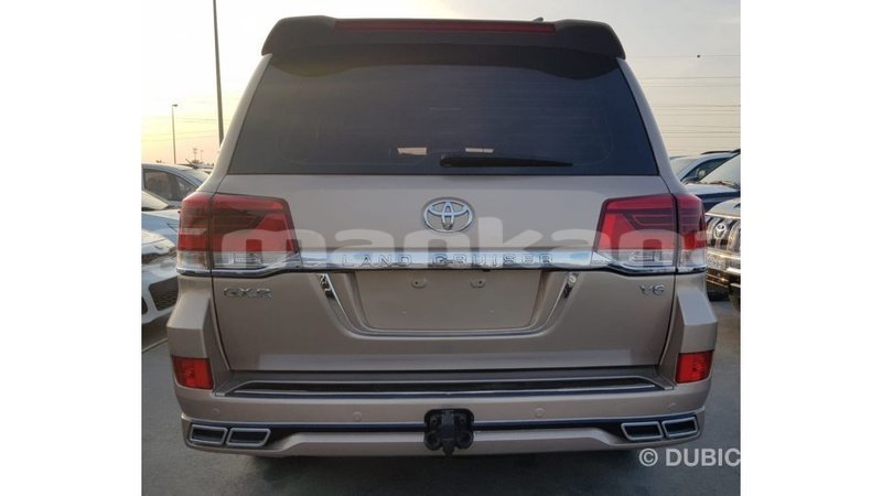 Big with watermark toyota land cruiser abhasia import dubai 3150