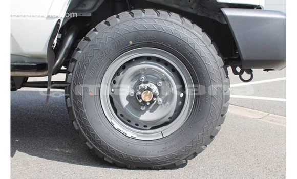 Buy Import Toyota Land Cruiser White Car in Import - Dubai in Abhasia Buy Import Toyota Land Cruiser White Car in Import - Dubai in Abhasia
