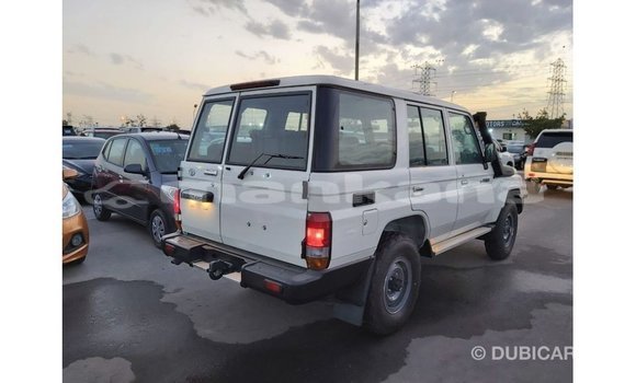 Buy Import Toyota Land Cruiser White Car in Import - Dubai in Abhasia Buy Import Toyota Land Cruiser White Car in Import - Dubai in Abhasia