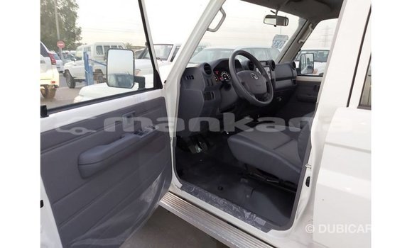 Buy Import Toyota Land Cruiser White Car in Import - Dubai in Abhasia Buy Import Toyota Land Cruiser White Car in Import - Dubai in Abhasia