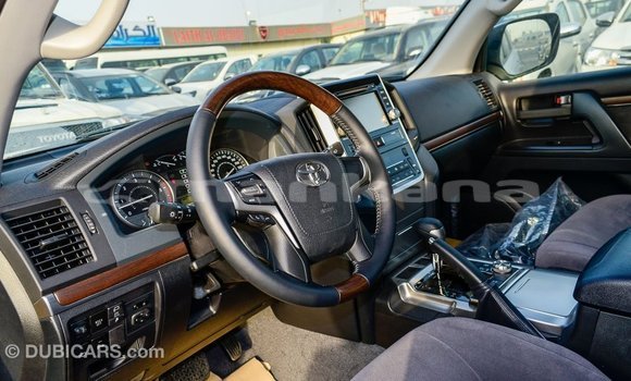 Buy Import Toyota Land Cruiser White Car in Import - Dubai in Abhasia Buy Import Toyota Land Cruiser White Car in Import - Dubai in Abhasia
