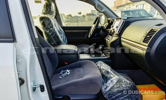 Buy Import Toyota Land Cruiser White Car in Import - Dubai in Abhasia Buy Import Toyota Land Cruiser White Car in Import - Dubai in Abhasia