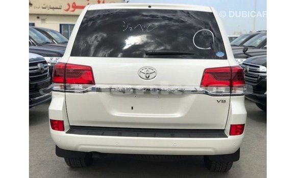 Buy Import Toyota Land Cruiser White Car in Import - Dubai in Abhasia Buy Import Toyota Land Cruiser White Car in Import - Dubai in Abhasia