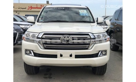Buy Import Toyota Land Cruiser White Car in Import - Dubai in Abhasia Buy Import Toyota Land Cruiser White Car in Import - Dubai in Abhasia