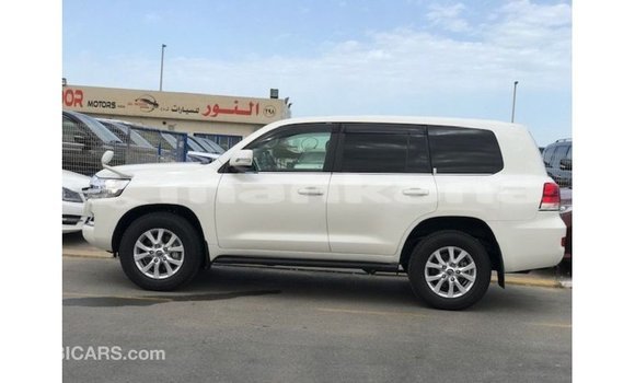 Buy Import Toyota Land Cruiser White Car in Import - Dubai in Abhasia Buy Import Toyota Land Cruiser White Car in Import - Dubai in Abhasia
