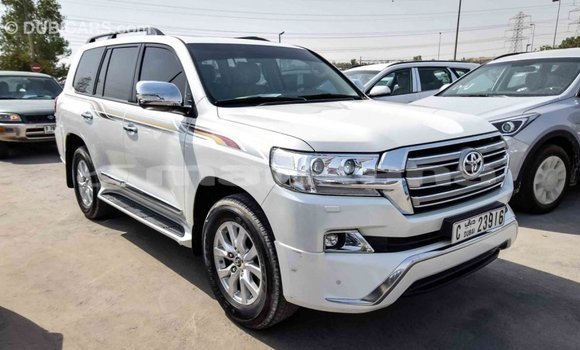Buy Import Toyota Land Cruiser White Car in Import - Dubai in Abhasia Buy Import Toyota Land Cruiser White Car in Import - Dubai in Abhasia
