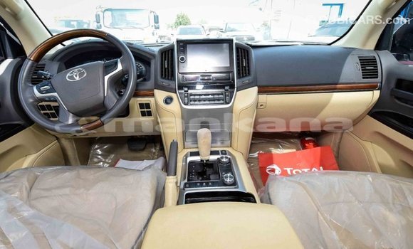 Buy Import Toyota Land Cruiser White Car in Import - Dubai in Abhasia Buy Import Toyota Land Cruiser White Car in Import - Dubai in Abhasia