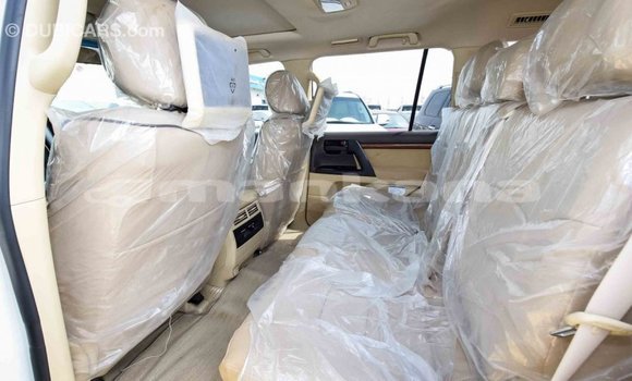 Buy Import Toyota Land Cruiser White Car in Import - Dubai in Abhasia Buy Import Toyota Land Cruiser White Car in Import - Dubai in Abhasia