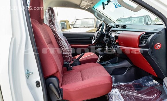 Buy Import Toyota Hilux White Car in Import - Dubai in Abhasia Buy Import Toyota Hilux White Car in Import - Dubai in Abhasia