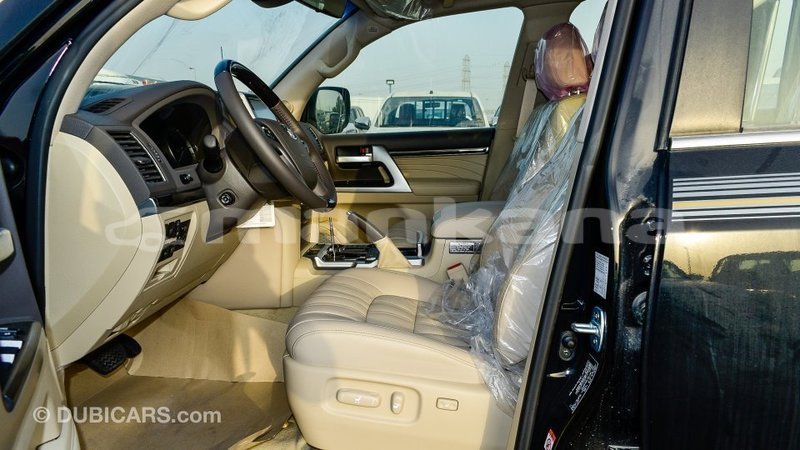 Big with watermark toyota land cruiser abhasia import dubai 3174