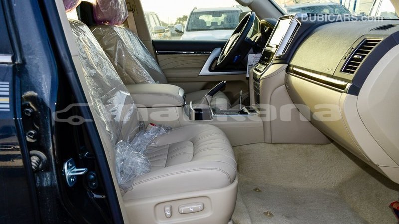 Big with watermark toyota land cruiser abhasia import dubai 3174