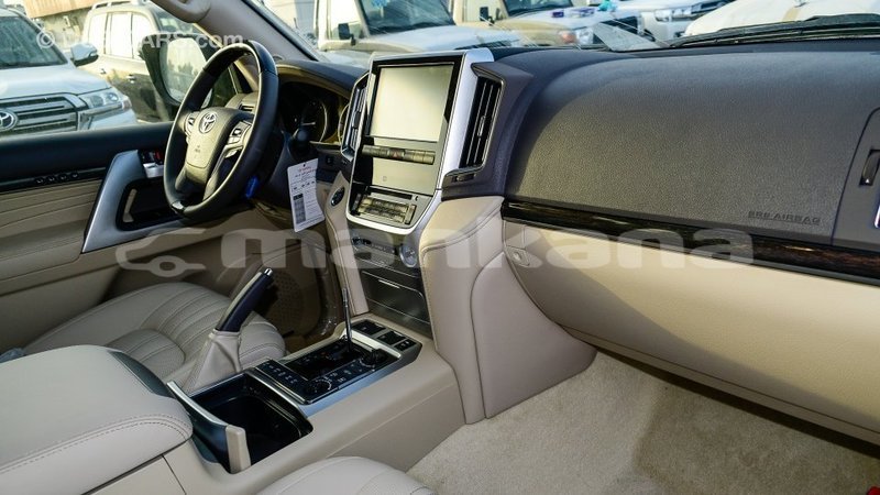 Big with watermark toyota land cruiser abhasia import dubai 3174