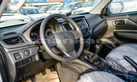 Buy Import Mitsubishi L200 White Car in Import - Dubai in Abhasia Buy Import Mitsubishi L200 White Car in Import - Dubai in Abhasia