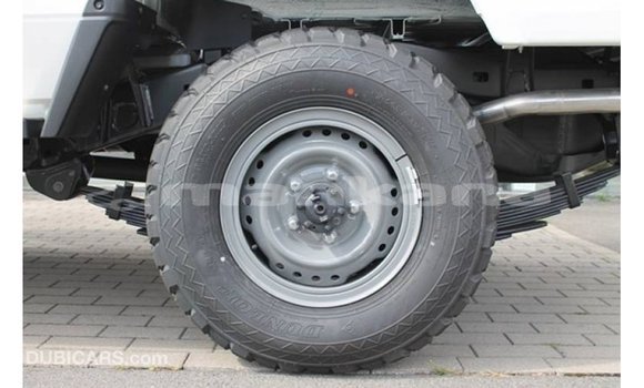 Buy Import Toyota Land Cruiser White Car in Import - Dubai in Abhasia Buy Import Toyota Land Cruiser White Car in Import - Dubai in Abhasia