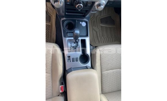 Buy Import Toyota HiAce White Truck in Import - Dubai in Abhasia Buy Import Toyota HiAce White Truck in Import - Dubai in Abhasia