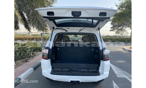 Buy Import Toyota HiAce White Truck in Import - Dubai in Abhasia Buy Import Toyota HiAce White Truck in Import - Dubai in Abhasia