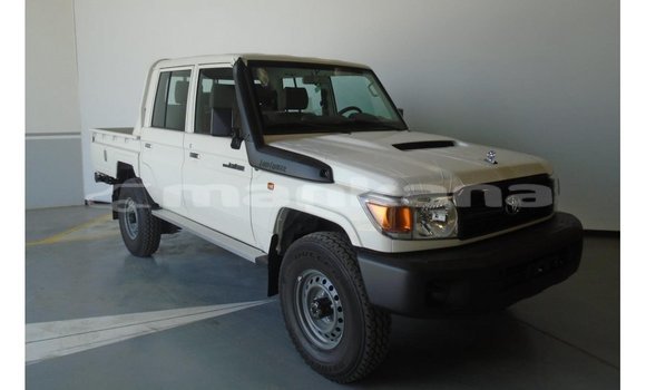 Buy Import Toyota Land Cruiser White Car in Import - Dubai in Abhasia Buy Import Toyota Land Cruiser White Car in Import - Dubai in Abhasia