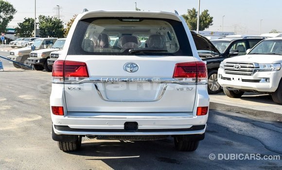 Buy Import Toyota Land Cruiser White Car in Import - Dubai in Abhasia Buy Import Toyota Land Cruiser White Car in Import - Dubai in Abhasia
