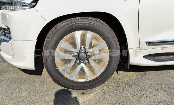 Buy Import Toyota Land Cruiser White Car in Import - Dubai in Abhasia Buy Import Toyota Land Cruiser White Car in Import - Dubai in Abhasia