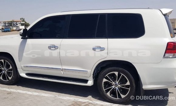 Buy Import Toyota Land Cruiser White Car in Import - Dubai in Abhasia Buy Import Toyota Land Cruiser White Car in Import - Dubai in Abhasia
