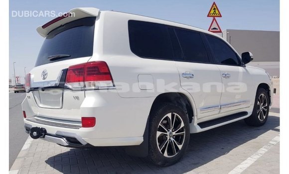 Buy Import Toyota Land Cruiser White Car in Import - Dubai in Abhasia Buy Import Toyota Land Cruiser White Car in Import - Dubai in Abhasia