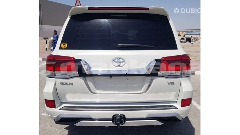 Big with watermark toyota land cruiser abhasia import dubai 3210