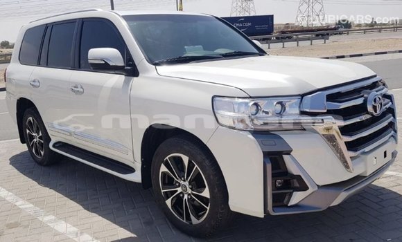 Buy Import Toyota Land Cruiser White Car in Import - Dubai in Abhasia Buy Import Toyota Land Cruiser White Car in Import - Dubai in Abhasia
