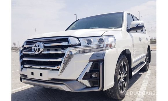 Buy Import Toyota Land Cruiser White Car in Import - Dubai in Abhasia Buy Import Toyota Land Cruiser White Car in Import - Dubai in Abhasia
