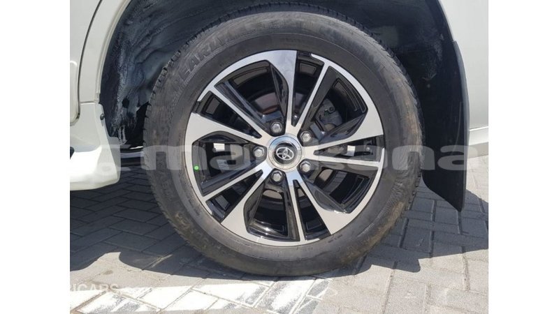 Big with watermark toyota land cruiser abhasia import dubai 3210