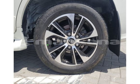 Buy Import Toyota Land Cruiser White Car in Import - Dubai in Abhasia Buy Import Toyota Land Cruiser White Car in Import - Dubai in Abhasia