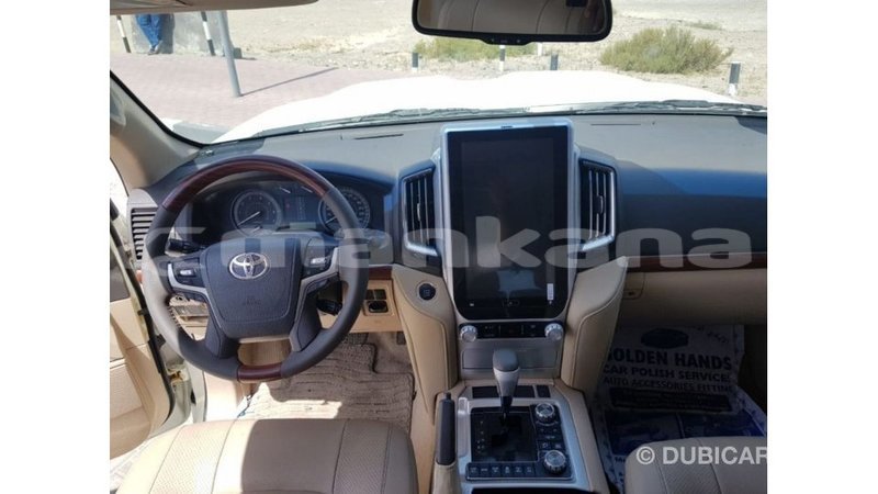 Big with watermark toyota land cruiser abhasia import dubai 3210