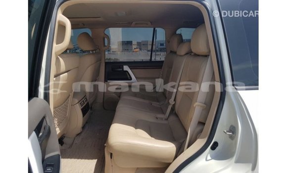 Buy Import Toyota Land Cruiser White Car in Import - Dubai in Abhasia Buy Import Toyota Land Cruiser White Car in Import - Dubai in Abhasia