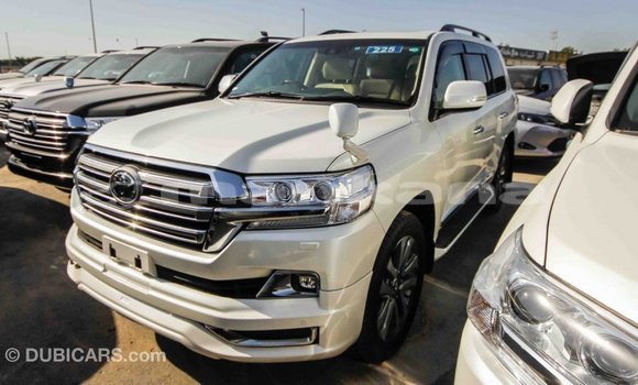 Buy Import Toyota Land Cruiser White Car in Import - Dubai in Abhasia Buy Import Toyota Land Cruiser White Car in Import - Dubai in Abhasia
