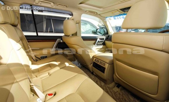 Buy Import Toyota Land Cruiser White Car in Import - Dubai in Abhasia Buy Import Toyota Land Cruiser White Car in Import - Dubai in Abhasia