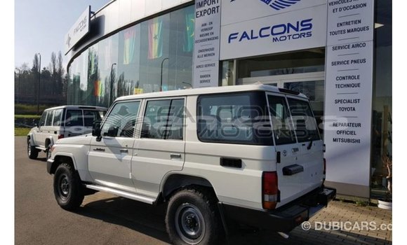 Buy Import Toyota Land Cruiser White Car in Import - Dubai in Abhasia Buy Import Toyota Land Cruiser White Car in Import - Dubai in Abhasia