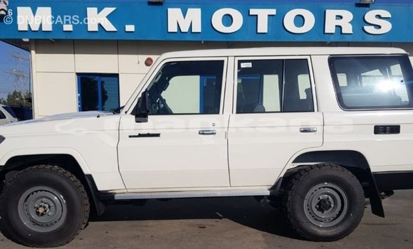 Buy Import Toyota Land Cruiser White Car in Import - Dubai in Abhasia Buy Import Toyota Land Cruiser White Car in Import - Dubai in Abhasia