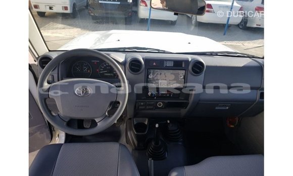 Buy Import Toyota Land Cruiser White Car in Import - Dubai in Abhasia Buy Import Toyota Land Cruiser White Car in Import - Dubai in Abhasia