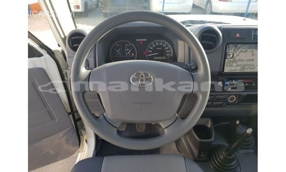 Buy Import Toyota Land Cruiser White Car in Import - Dubai in Abhasia Buy Import Toyota Land Cruiser White Car in Import - Dubai in Abhasia