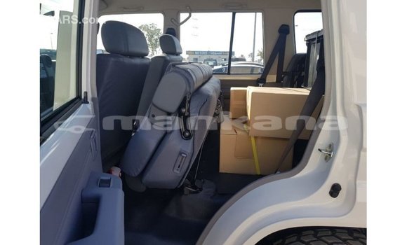 Buy Import Toyota Land Cruiser White Car in Import - Dubai in Abhasia Buy Import Toyota Land Cruiser White Car in Import - Dubai in Abhasia