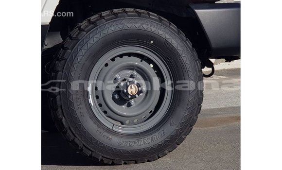 Buy Import Toyota Land Cruiser White Car in Import - Dubai in Abhasia Buy Import Toyota Land Cruiser White Car in Import - Dubai in Abhasia