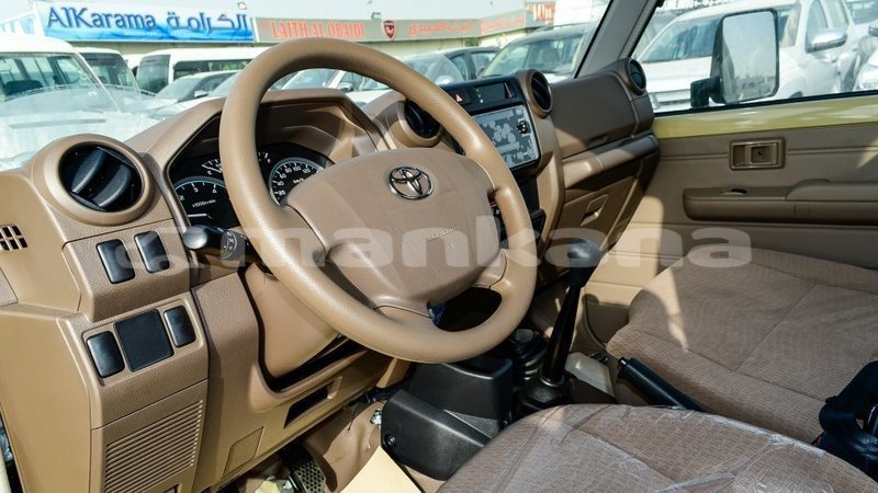 Big with watermark toyota land cruiser abhasia import dubai 3278