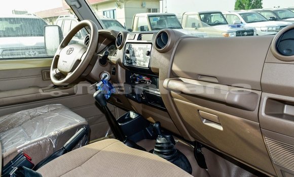 Buy Import Toyota Land Cruiser Beige Car in Import - Dubai in Abhasia Buy Import Toyota Land Cruiser Beige Car in Import - Dubai in Abhasia