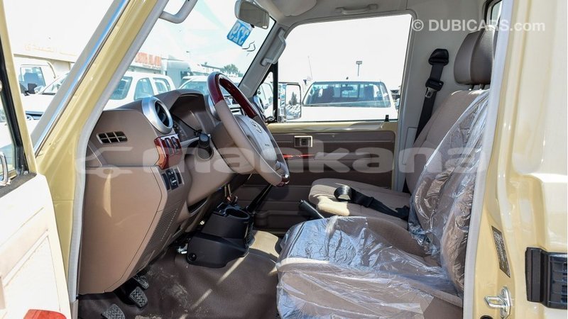 Big with watermark toyota land cruiser abhasia import dubai 3286